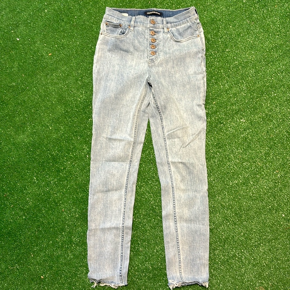 Light skinny jeans